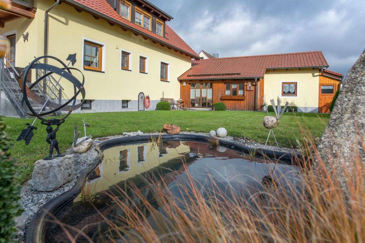 Ferienwohnung Forster Мусбах Екстериор снимка