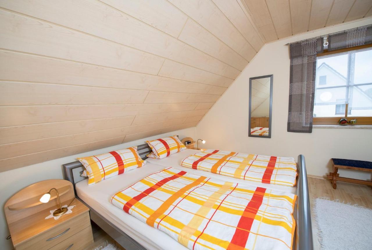 Ferienwohnung Forster Мусбах Екстериор снимка